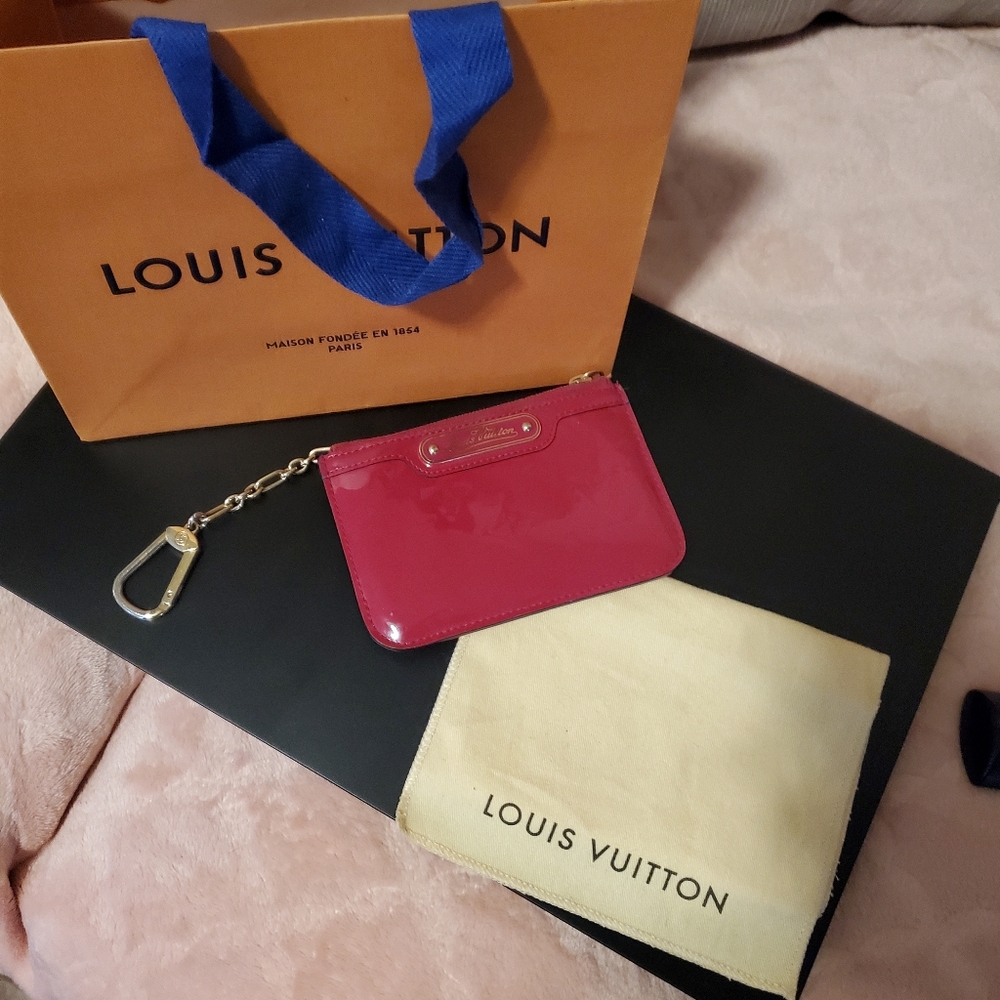 💯 percent Authentic Louis Vuitton Red Monogram Vernis Key Cles Coin pouch